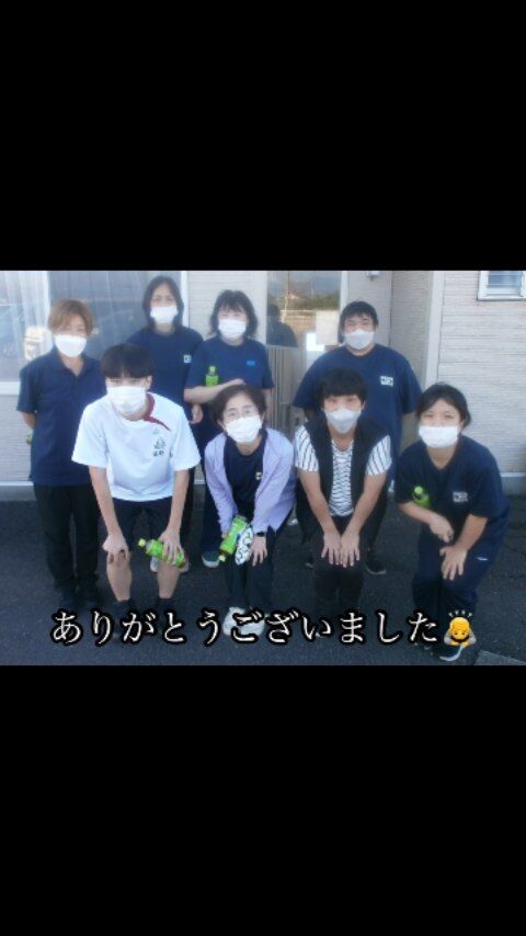 🌿朝の街をきれいに✨
地域清掃を実施しました！

8月30日（土）朝6:30〜
西都市の【ミューズの朝 西都】周辺にて、地域清掃を行いました🧹✨

今回はなんと…‼️
宮崎県立妻高校の3年生が、ボランティアとして参加してくれました👏🌸

若い力と一緒にゴミ拾いや草刈りをしながら、地域を少しずつきれいにできる喜びを感じました😊

地域のみなさんと一緒に、少しずつ“きれい”を広げていければと思います🌸

#報謝会 #ミューズの朝西都 #地域清掃 #西都市 #妻高校 #地域貢献 #朝活 #ボランティア #福祉のしごと #笑顔の輪#宮崎の介護施設
